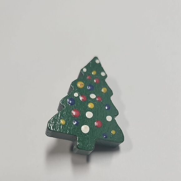 Festive Green Christmas Tree Brooch - Picture 1 of 3